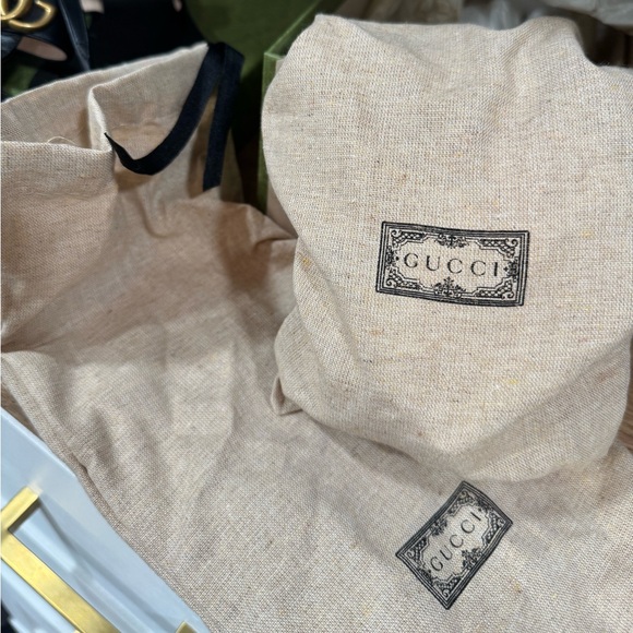 Gucci Black Sandals with Gold Emblem and Thin Straps - Picture 5 of 10